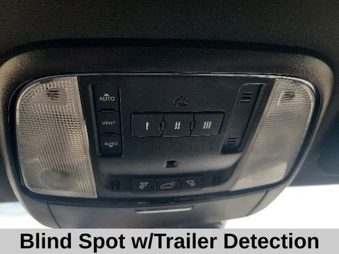 Used 2024 Dodge Durango GT RWD image 12