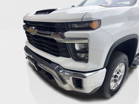 Used 2024 Chevrolet Silverado 2500 LT image 16