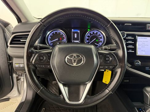 Used 2019 Toyota Camry SE image 15