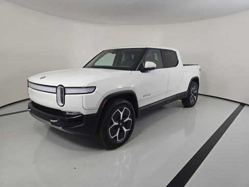 Used 2024 Rivian R1T Adventure AWD/4WD image 1