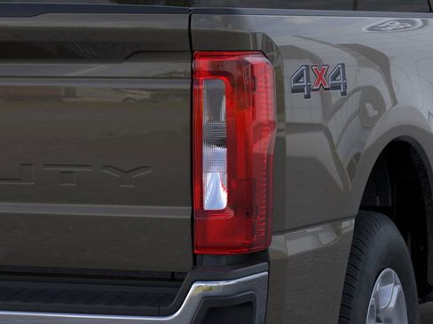 New 2026 Ford F250 XLT image 21