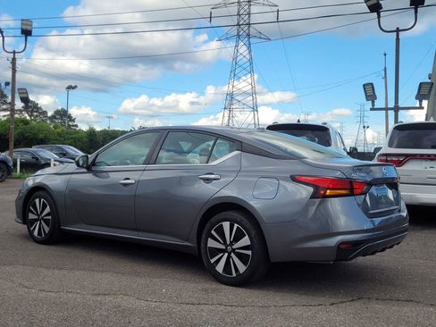 Used 2022 Nissan Altima 2.5 SV FWD image 4