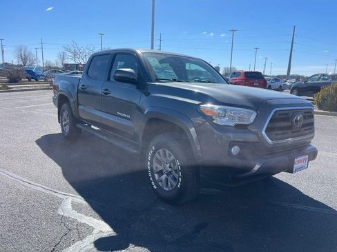 Used 2019 Toyota Tacoma SR5 AWD/4WD image 2