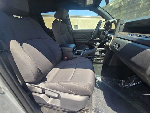 Used 2025 Toyota Tacoma SR5 AWD/4WD image 10