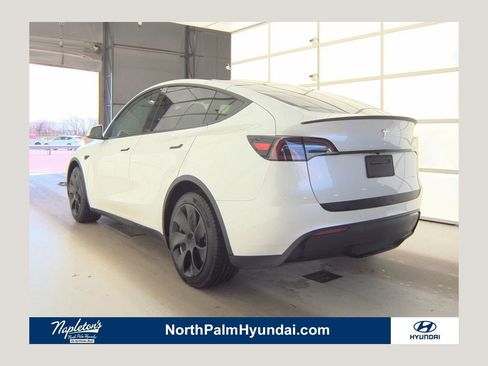 Used 2021 Tesla Model Y Long Range AWD/4WD image 1