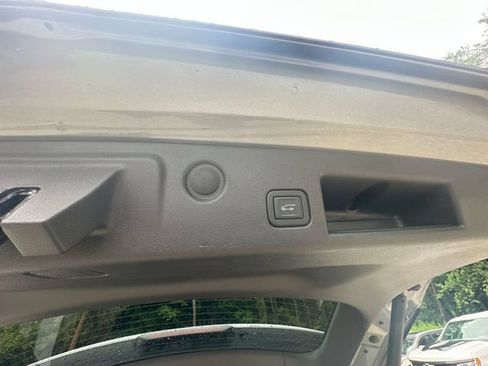 Used 2024 Chevrolet Equinox LT w/ LPO, Floor Liner Package FWD image 45