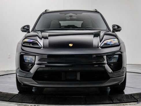 Used 2025 Porsche Macan 4 Electric AWD/4WD image 28