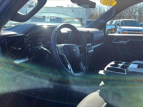 Used 2023 Chevrolet Silverado 1500 LT image 8