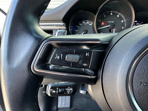 Used 2023 Porsche Macan image 17