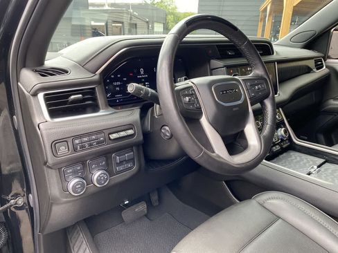Used 2024 GMC Yukon Denali w/ Denali Reserve Package AWD/4WD image 2