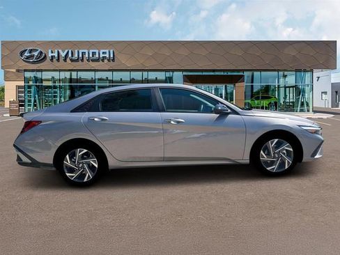 New 2025 Hyundai Elantra Sport image 9