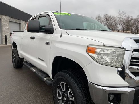 Used 2017 Toyota Tundra SR5 w/ TRD Off Road Package image 11