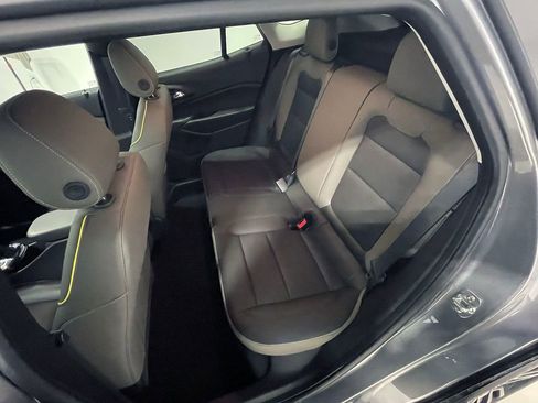 Used 2025 Chevrolet Trax ACTIV FWD image 19