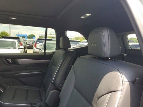 New 2026 Buick Enclave Sport Touring w/ Power Package FWD image 11