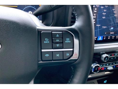 Used 2025 Ford F450 Platinum w/ FX4 Off-Road Package image 21