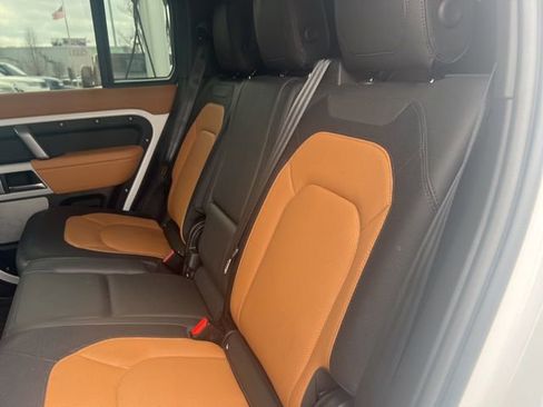 Used 2023 Land Rover Defender 130 X-Dynamic SE image 12