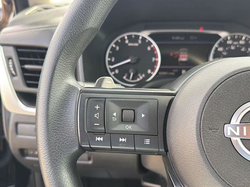 Used 2024 Nissan Rogue S AWD/4WD image 20