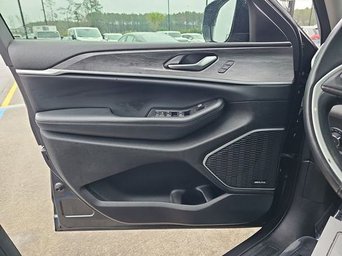 Used 2022 Jeep Grand Cherokee L Limited image 32