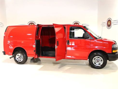 Used 2023 GMC Savana 3500 Extended w/ Driver Convenience Package RWD image 26