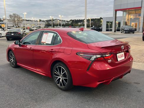 Certified 2023 Toyota Camry SE w/ Convenience Package image 4
