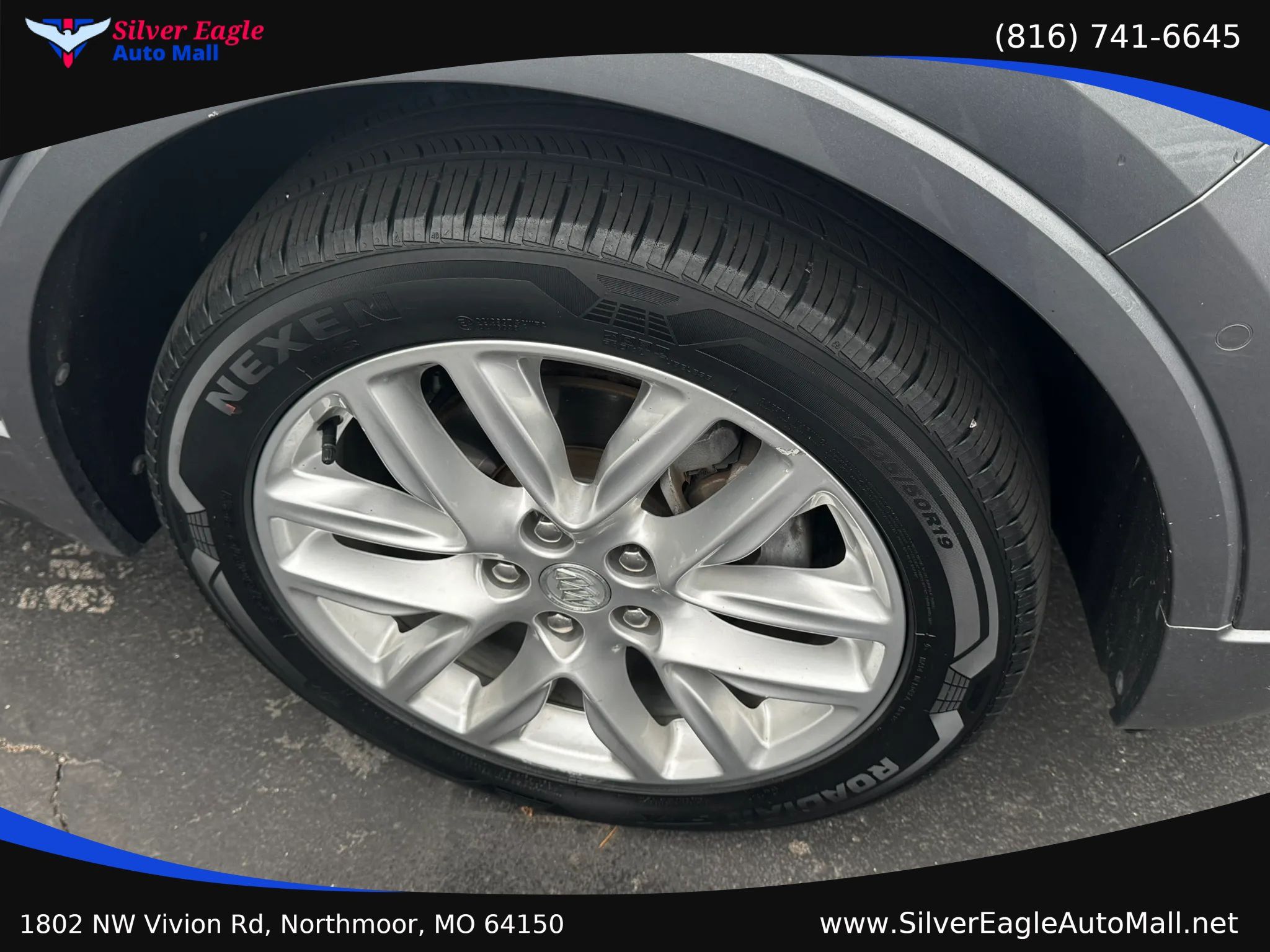 Used 2019 Buick Envision Premium AWD/4WD image 16