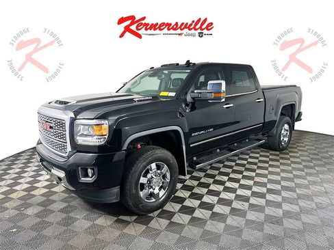 Used 2018 GMC Sierra 3500 Denali w/ Duramax Plus Package image 3