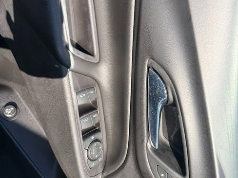 Used 2019 Chevrolet Equinox LT image 14