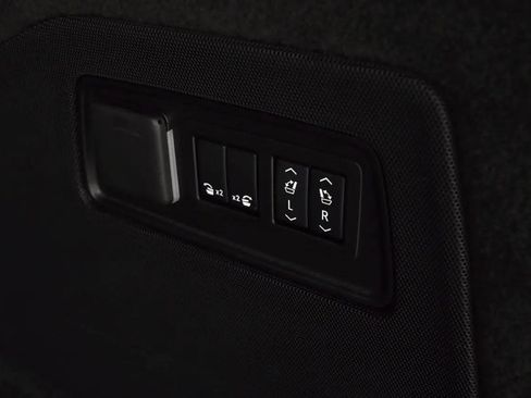 Used 2025 Cadillac Escalade ESV V image 29