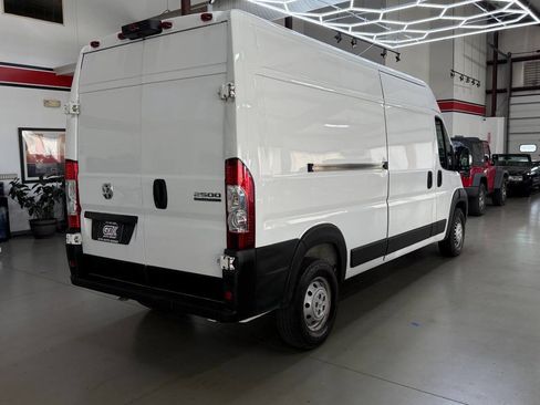 Used 2025 RAM ProMaster 2500 w/ Convenience Group FWD image 2