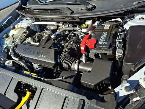 Used 2024 Nissan Rogue S FWD image 28
