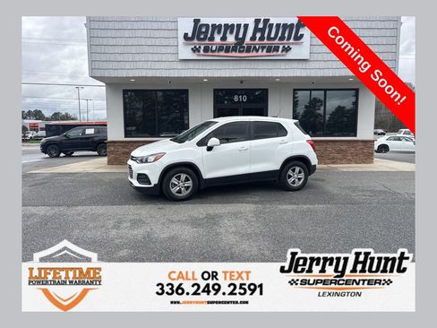 Used 2022 Chevrolet Trax LS w/ Tint and Cruise Package image 1