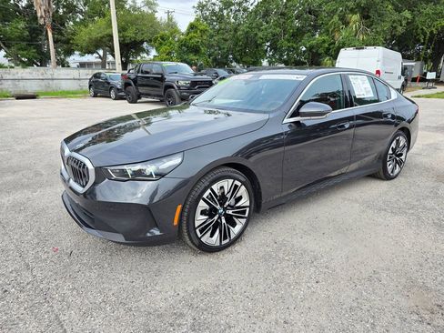 Used 2026 BMW 530i RWD image 2