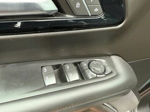 Used 2025 Chevrolet Tahoe Z71 w/ Comfort Package image 11