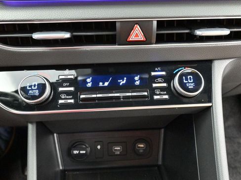 Used 2021 Hyundai Sonata Limited w/ Preferred Accessory Package FWD image 25