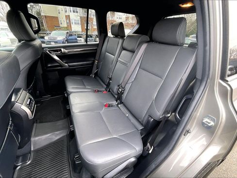 Used 2023 Lexus GX 460 Premium image 24