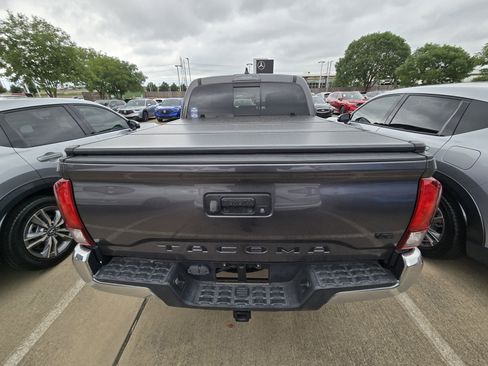 Used 2021 Toyota Tacoma SR5 RWD image 6