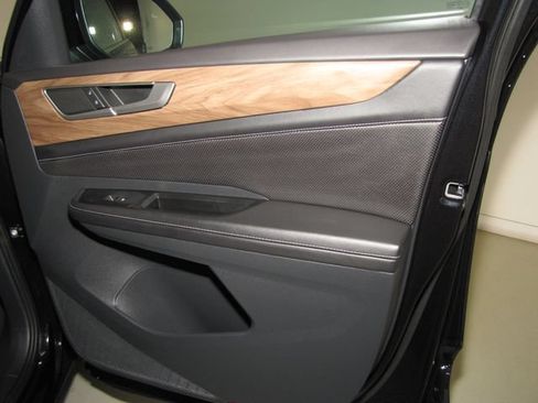 Used 2024 Volkswagen Atlas SE FWD image 22