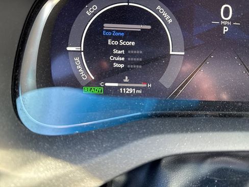 Used 2024 Toyota Venza Limited image 9