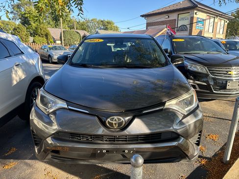 Used 2018 Toyota RAV4 LE w/ All Weather Liner Package image 2
