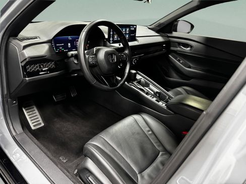 Used 2023 Honda Accord Sport image 9