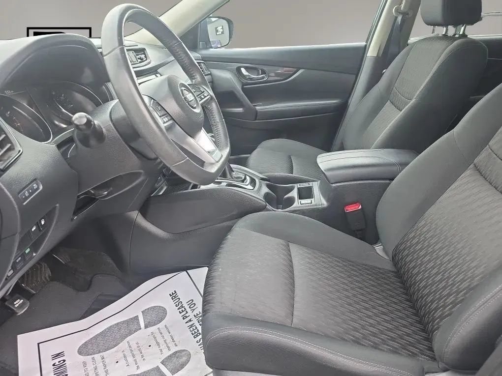 Used 2018 Nissan Rogue SV AWD/4WD image 8