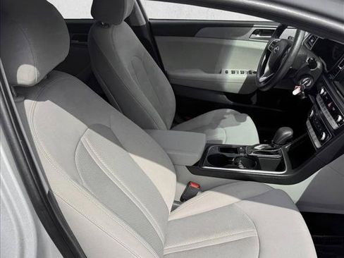 Used 2019 Hyundai Sonata SE FWD image 19