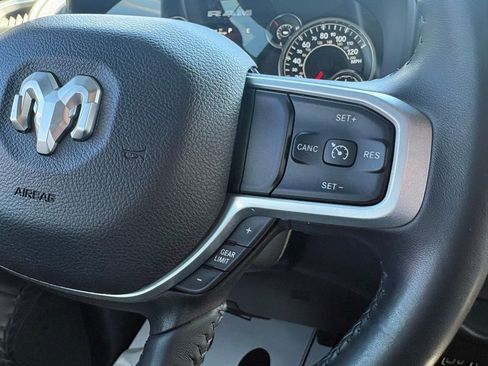 Used 2024 RAM 2500 Big Horn AWD/4WD image 28