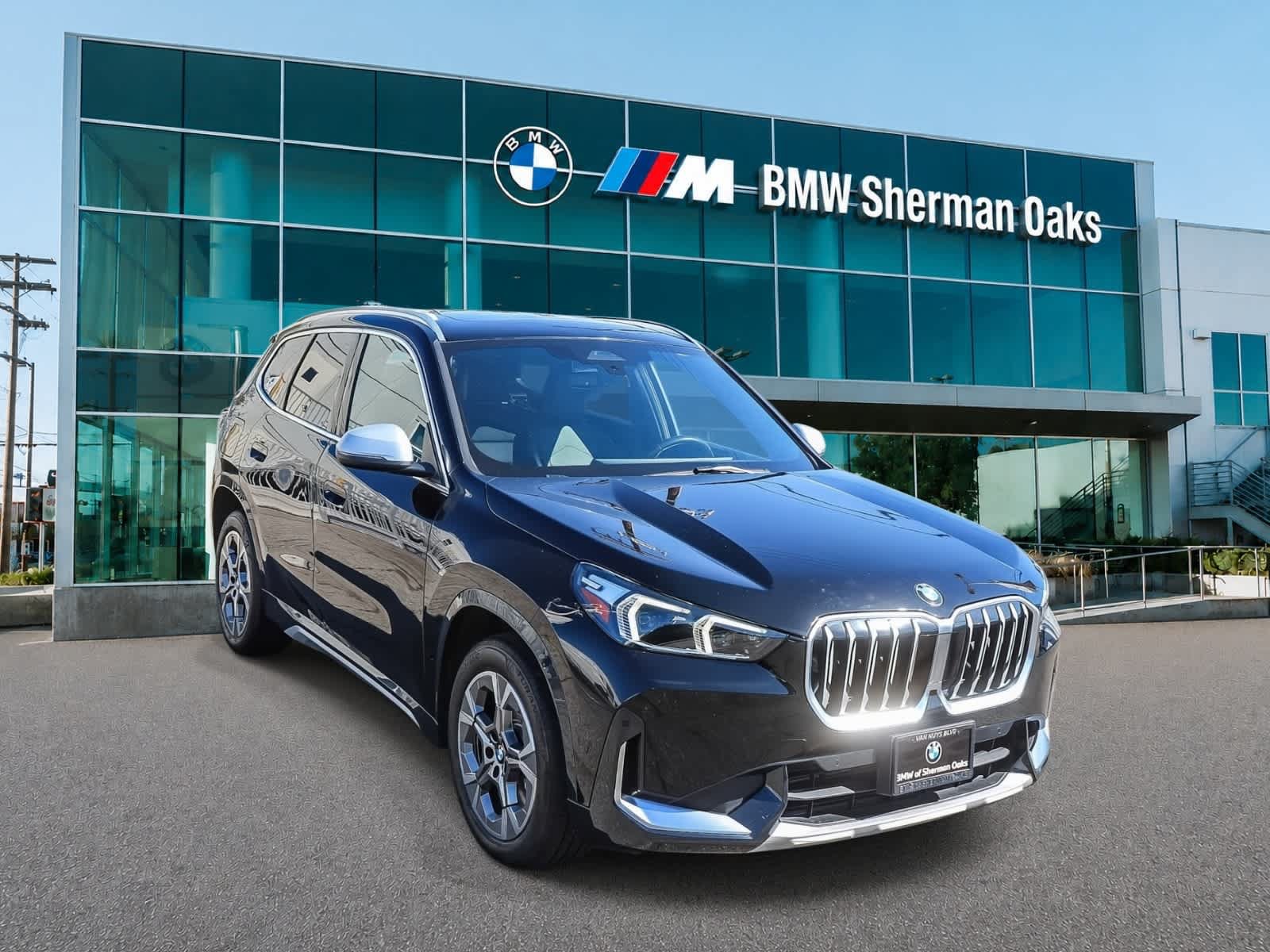 Used 2024 BMW X1 xDrive28i w/ Convenience Package AWD/4WD image 3