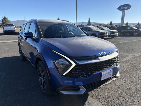 Used 2023 Kia Sportage EX AWD/4WD image 3