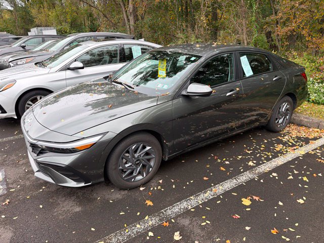 Used 2024 Hyundai Elantra SEL FWD image 5