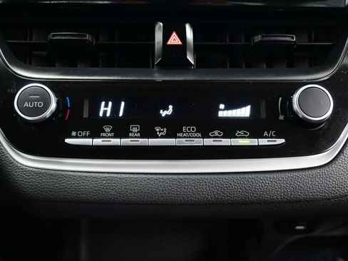 Used 2024 Toyota Corolla LE FWD image 19