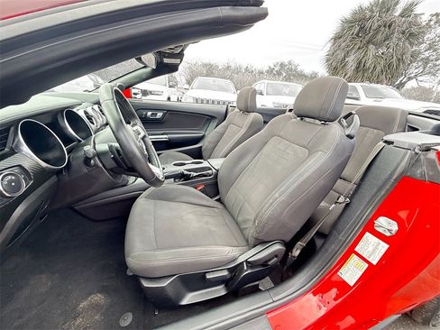 Used 2019 Ford Mustang Convertible image 23