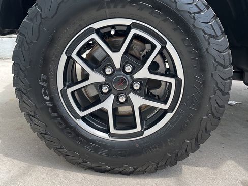 Used 2024 Jeep Wrangler Unlimited Rubicon w/ Technology Group AWD/4WD image 24