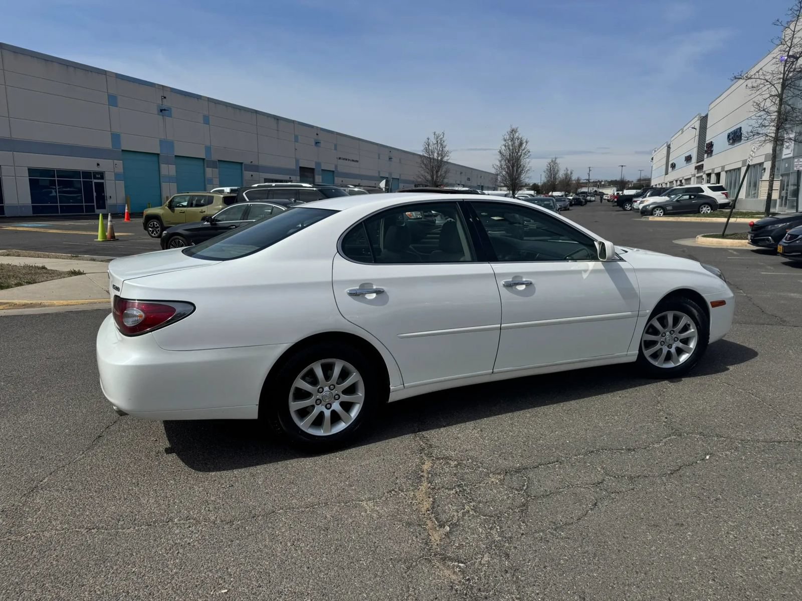Used 2003 Lexus ES 330 w/ Premium Pkg FWD image 13